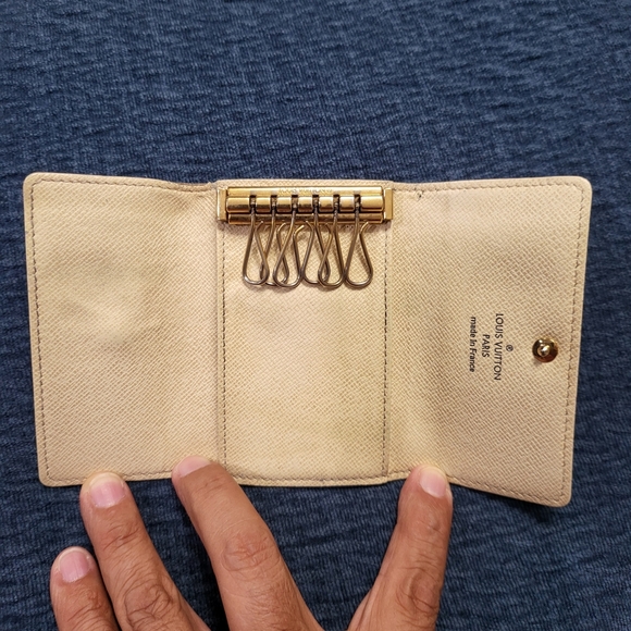 LOUIS VUITTON Damier Azur Multicles 6 Key Holder - Picture 5 of 7